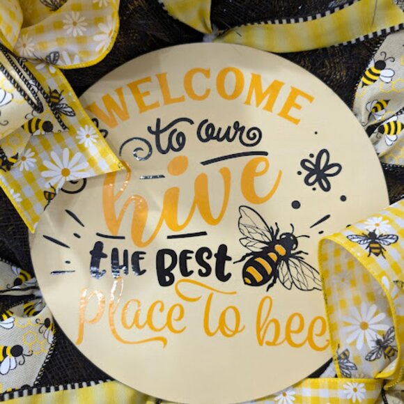 Front Door Decor, Bee Wreath, Summer Wreath, Home Decor, Gift, Bumble Bee Wreath - Picture 3 of 5